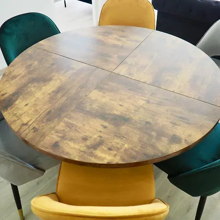 T4 Neuf à 5 Min Du Centre