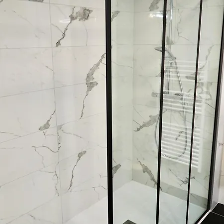 T4 Neuf A 5 Min Du Centre *